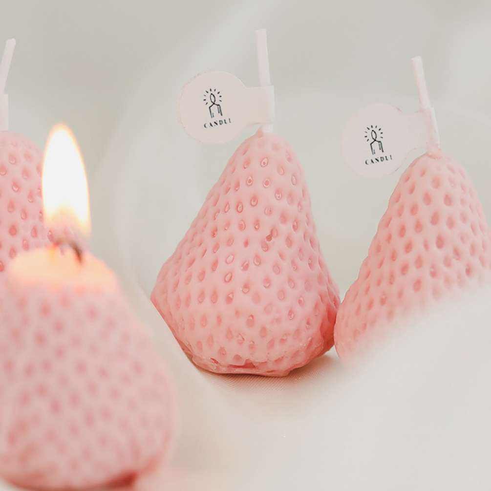 Scented and Realistic Strawberry Candle (4 pcs) Scented and Realistic Strawberry Candle (4 pcs)