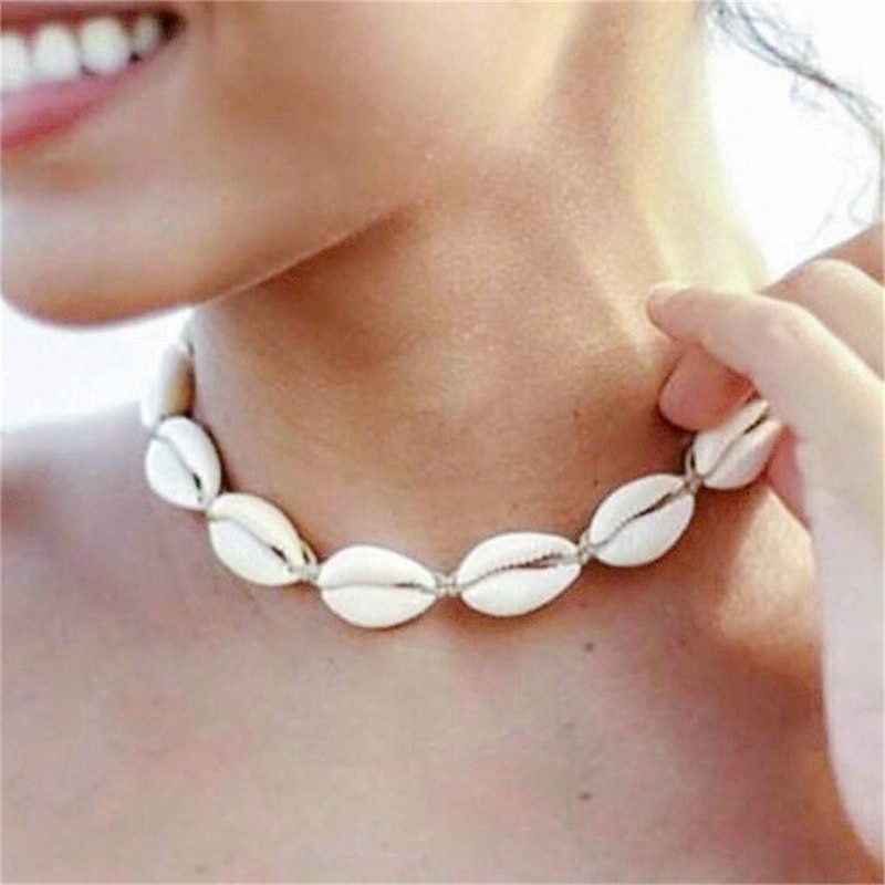 Seashell Necklace Choker Fashion Accessory Seashell Necklace Choker Fashion Accessory