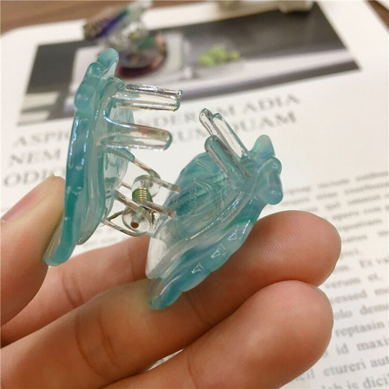 Shiny Plastic Seashell Claw Clip Shiny Plastic Seashell Claw Clip