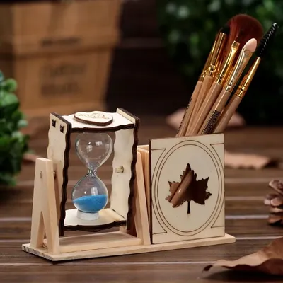 Simple Wooden Single Hourglass Pen Holder Student Desk Decoration Exquisite Creative Pencil Holder Decoration Gift Simple Wooden Single Hourglass Pen Holder Student Desk Decoration Exquisite Creative Pencil Holder Decoration Gift