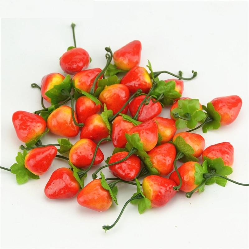 Small Foam Fake Strawberries (10pcs) Small Foam Fake Strawberries (10pcs)