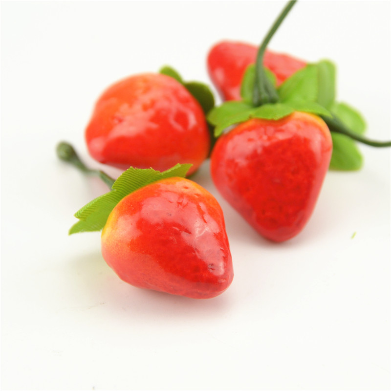 Small Foam Fake Strawberries (10pcs)