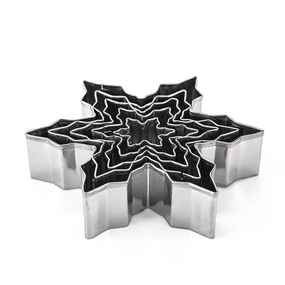 Snowflake Cookie Cutters 5-Piece Set Snowflake Cookie Cutters 5-Piece Set