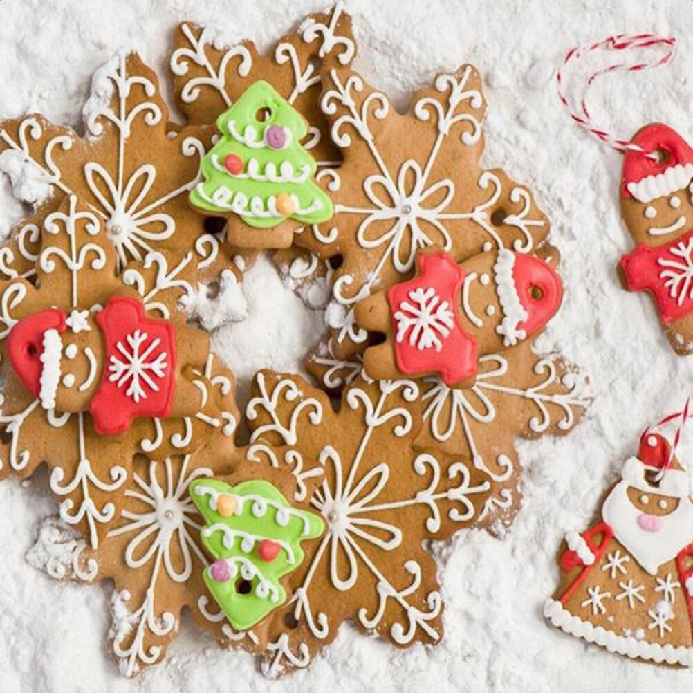 Snowflake Cookie Cutters 5-Piece Set Snowflake Cookie Cutters 5-Piece Set