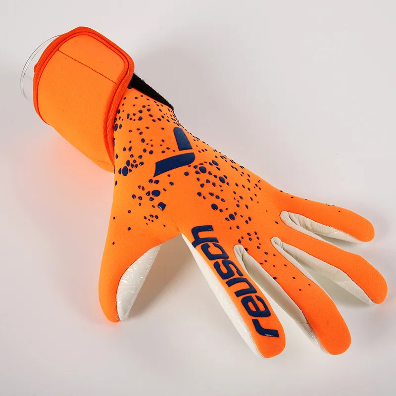Soccer Goalkeeper Gloves (1 pair) Soccer Goalkeeper Gloves (1 pair)
