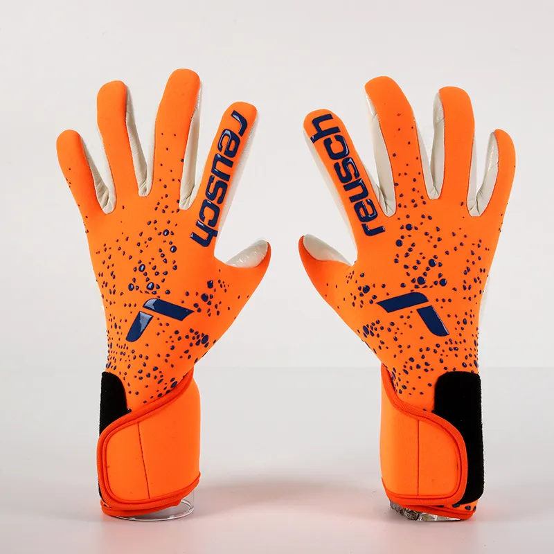 Soccer Goalkeeper Gloves (1 pair) Soccer Goalkeeper Gloves (1 pair)