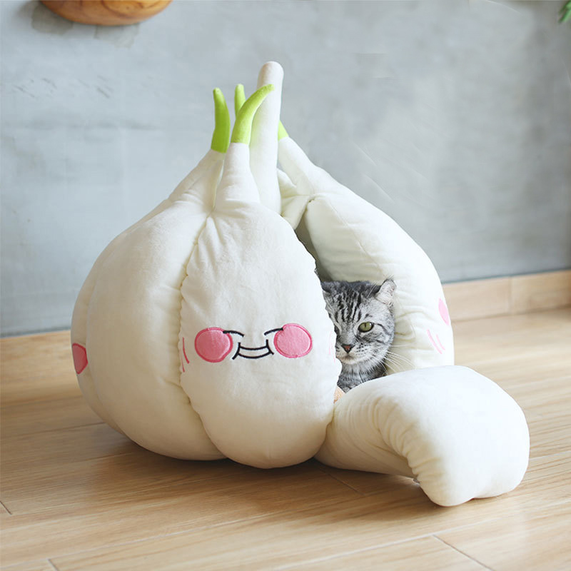 Soft Cotton Garlic Cat Bed