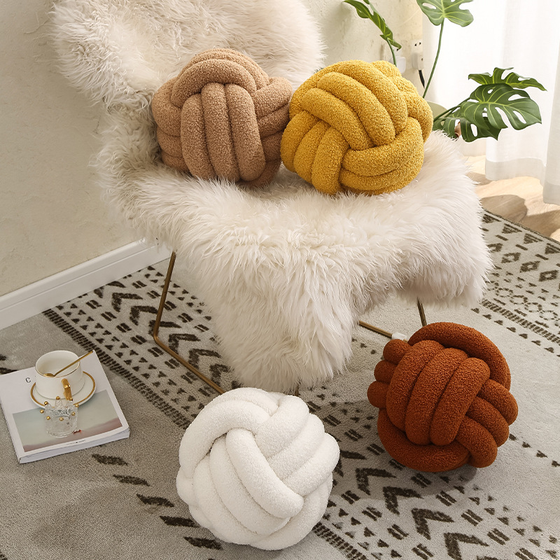 Soft Wool Knot Pillow Ball Soft Wool Knot Pillow Ball