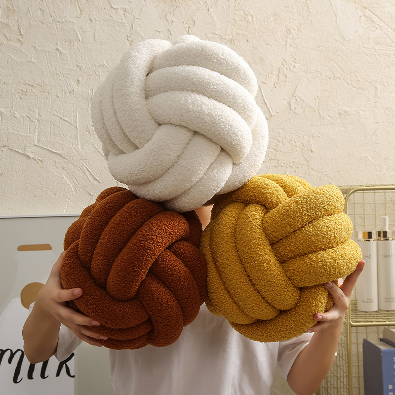 Soft Wool Knot Pillow Ball Soft Wool Knot Pillow Ball