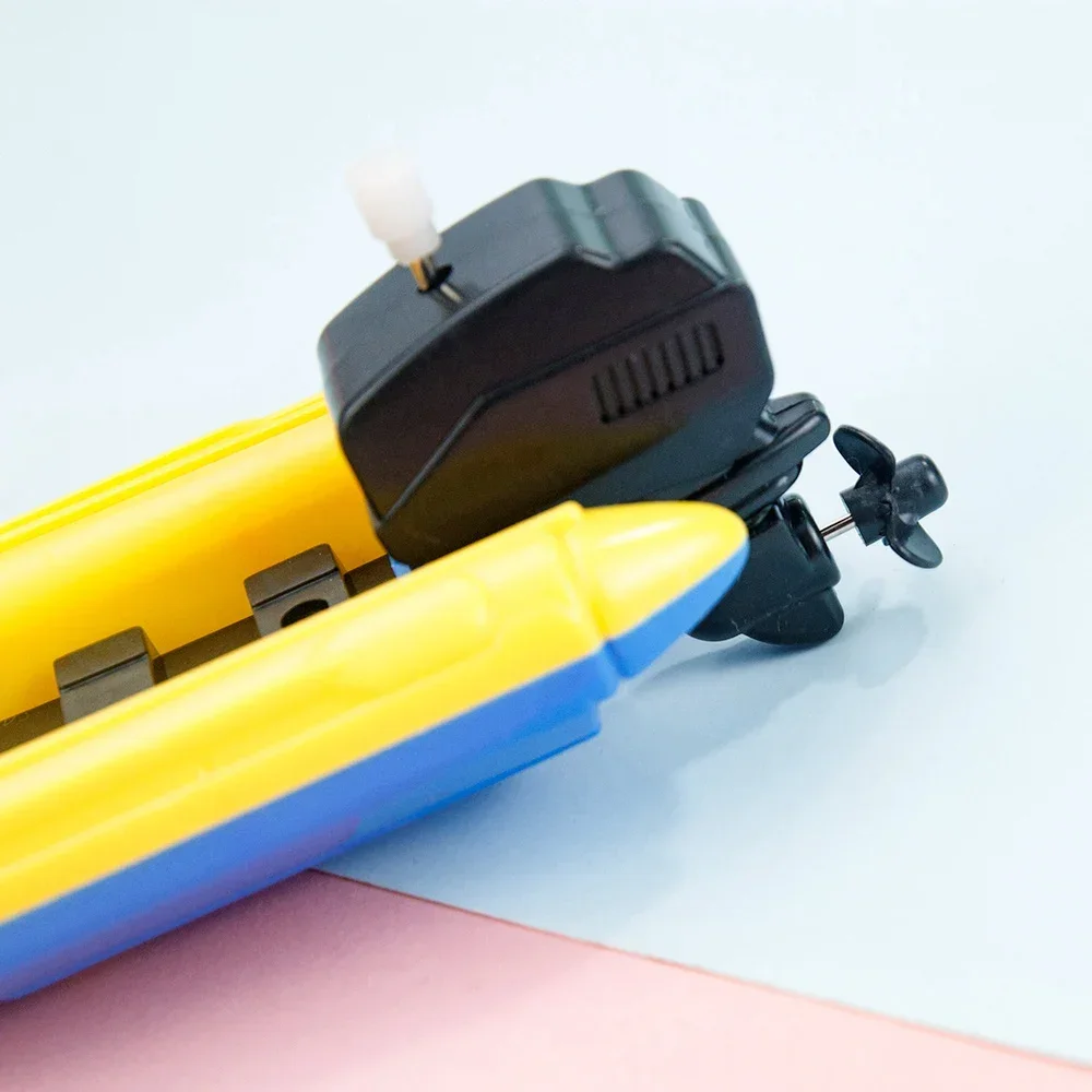 Speed Boat Clockwork Toys Ship Wind Up Toy Float In Water Kids Toys Classic Bathtub Shower Bath Toy for Children Boys