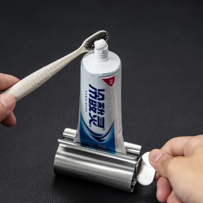 Stainless Steel Rolling Toothpaste Squeezer and Holder Stainless Steel Rolling Toothpaste Squeezer and Holder
