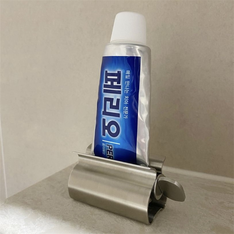 Stainless Steel Rolling Toothpaste Squeezer and Holder Stainless Steel Rolling Toothpaste Squeezer and Holder