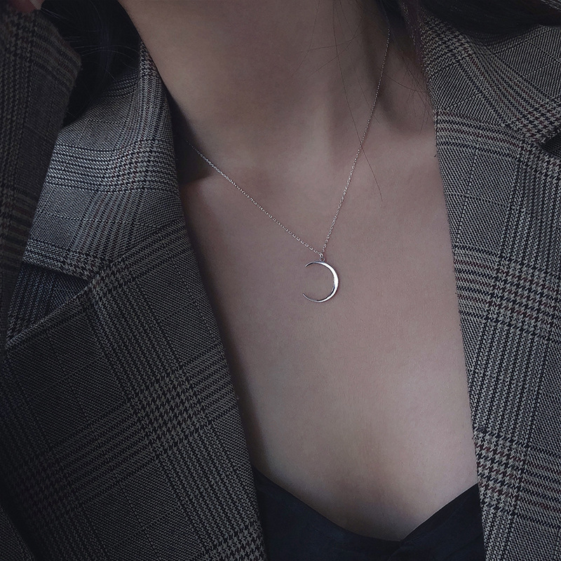 Sterling Silver Moon Pendant Necklace Sterling Silver Moon Pendant Necklace
