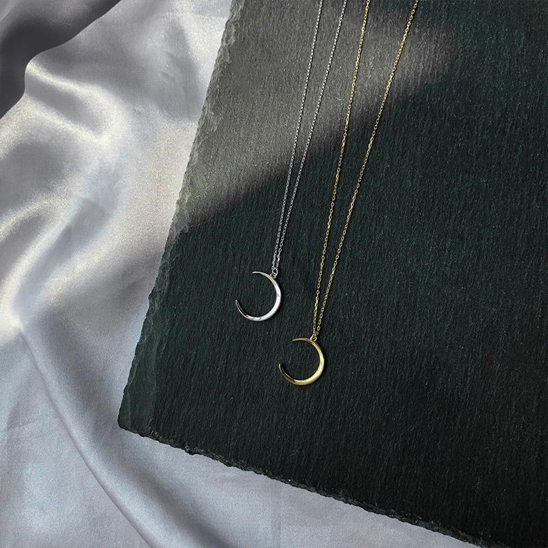 Sterling Silver Moon Pendant Necklace Sterling Silver Moon Pendant Necklace