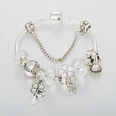 Stylish Flower Charm Bracelet Stylish Flower Charm Bracelet