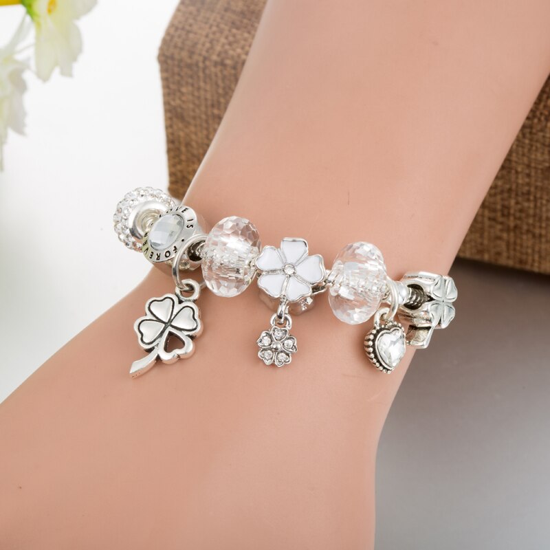 Stylish Flower Charm Bracelet Stylish Flower Charm Bracelet
