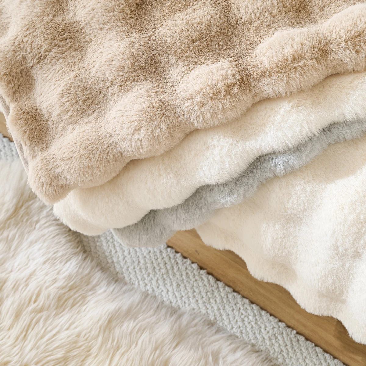 Thicken Imitation Rabbit Fur Plush Sofa Slipcover Non-slip Soft Sofa Towel Couch Cushion Cover for Living Room Modern