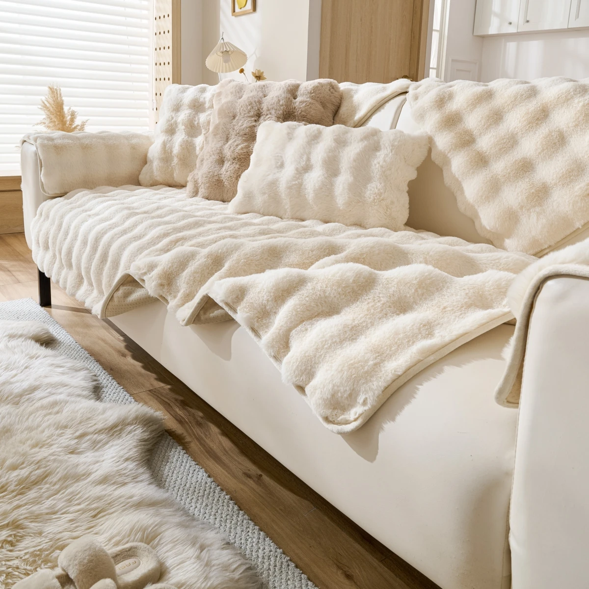 Thicken Imitation Rabbit Fur Plush Sofa Slipcover Non-slip Soft Sofa Towel Couch Cushion Cover for Living Room Modern