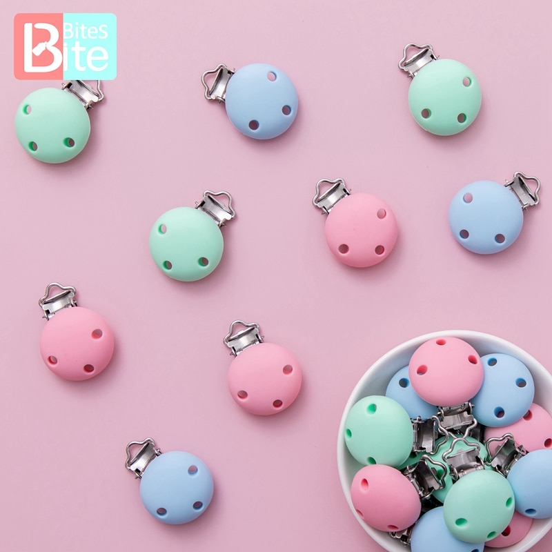 Three Hole Baby Pacifier Clips (4 pcs) Three Hole Baby Pacifier Clips (4 pcs)