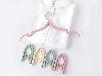 Travel Hangers Foldable Clothes Holders (4 pcs) Travel Hangers Foldable Clothes Holders (4 pcs)