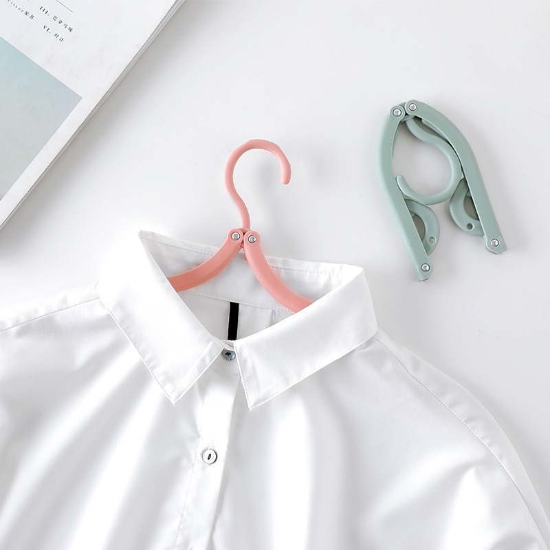 Travel Hangers Foldable Clothes Holders (4 pcs) Travel Hangers Foldable Clothes Holders (4 pcs)