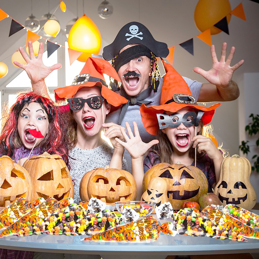 Trick or Treat Cellophane Halloween Treat Bags (50 pcs)