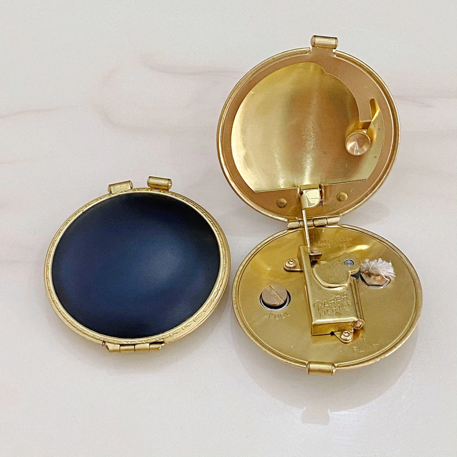 Ultra-thin Portable Compact Powder Cake-shaped Open Cover Ignition Retro Kerosene Lighter Metal Open Fire Smoking Ultra-thin Portable Compact Powder Cake-shaped Open Cover Ignition Retro Kerosene Lighter Metal Open Fire Smoking