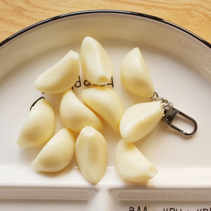Unique Garlic Pendant Keychain Student Couple Personality Bag Pendant Car Keychains Jewelry
