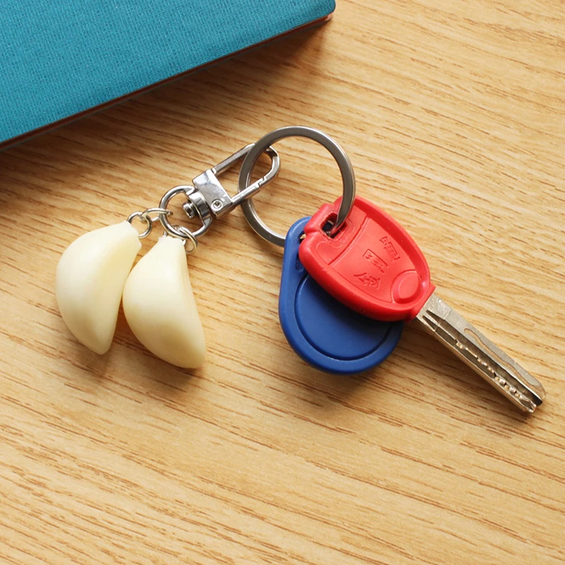 Unique Garlic Pendant Keychain Student Couple Personality Bag Pendant Car Keychains Jewelry