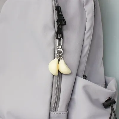 Unique Garlic Pendant Keychain Student Couple Personality Bag Pendant Car Keychains Jewelry