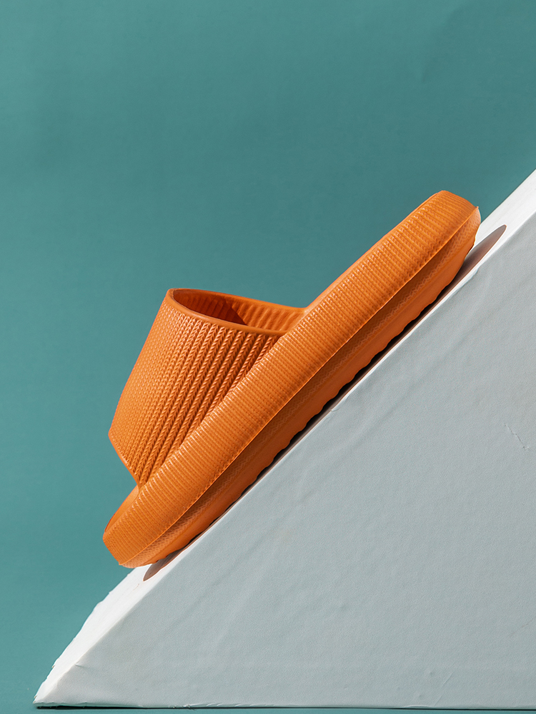 Unisex Anti Slip Slippers Thick Platform Cloud Slippers Summer Beach EVA Soft Sole Slide Sandals Leisure Indoor Bathroom Unisex Anti Slip Slippers Thick Platform Cloud Slippers Summer Beach EVA Soft Sole Slide Sandals Leisure Indoor Bathroom