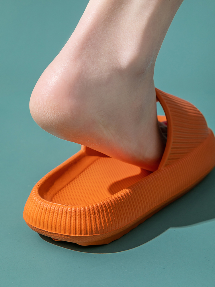 Unisex Anti Slip Slippers Thick Platform Cloud Slippers Summer Beach EVA Soft Sole Slide Sandals Leisure Indoor Bathroom Unisex Anti Slip Slippers Thick Platform Cloud Slippers Summer Beach EVA Soft Sole Slide Sandals Leisure Indoor Bathroom