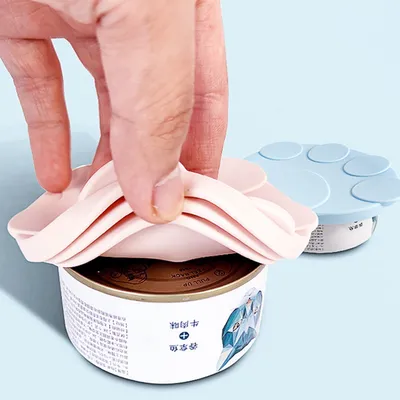 Universal Cat Food Can Lid with Spoon Universal Cat Food Can Lid with Spoon