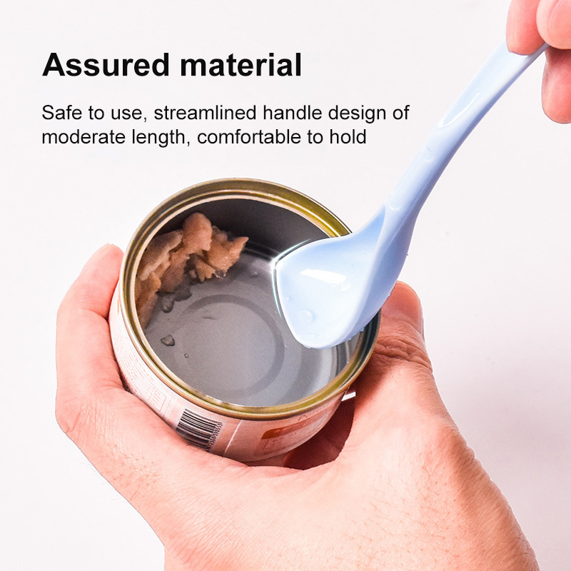 Universal Cat Food Can Lid with Spoon Universal Cat Food Can Lid with Spoon