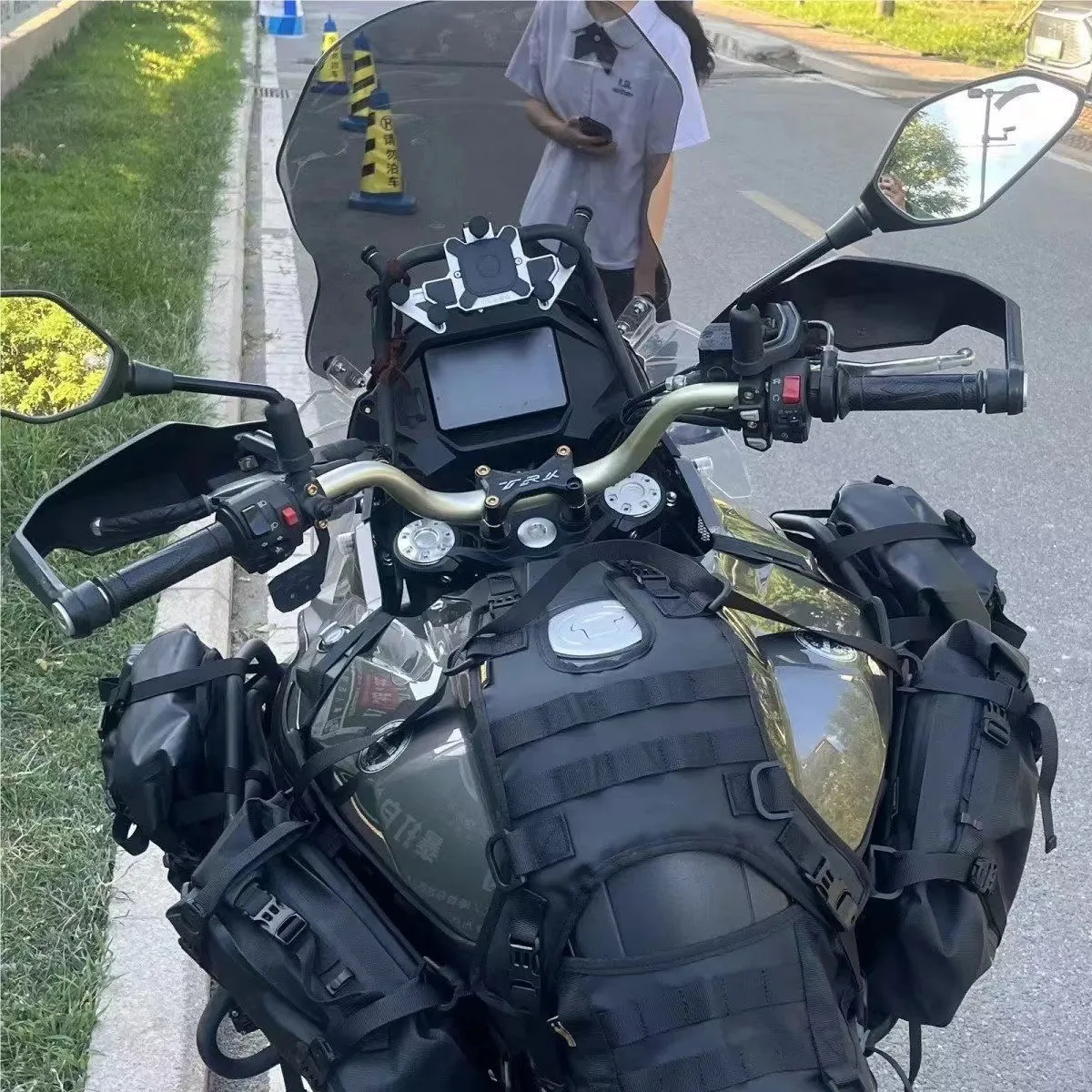 Universal Multi-Purpose Motorcycle Tank Bag Base Off-Road Compatible with Motorcycle Tank Vests Set Universal Multi-Purpose Motorcycle Tank Bag Base Off-Road Compatible with Motorcycle Tank Vests Set