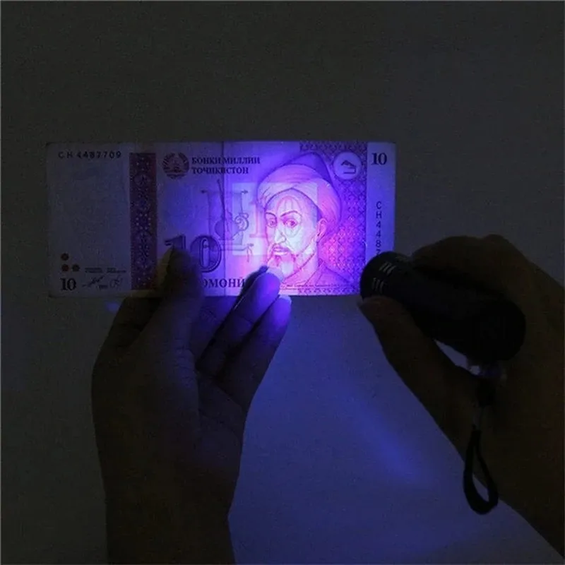 UV Flashlight LED Ultraviolet Torch Zoomable Mini Ultra Violet Lights 395nm Inspection Lamp Pet Urine Stain Detector UV Flashlight LED Ultraviolet Torch Zoomable Mini Ultra Violet Lights 395nm Inspection Lamp Pet Urine Stain Detector