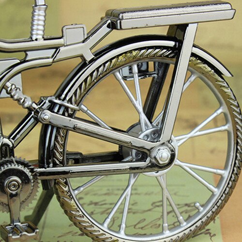 Vintage Analog Bicycle Clock Vintage Analog Bicycle Clock