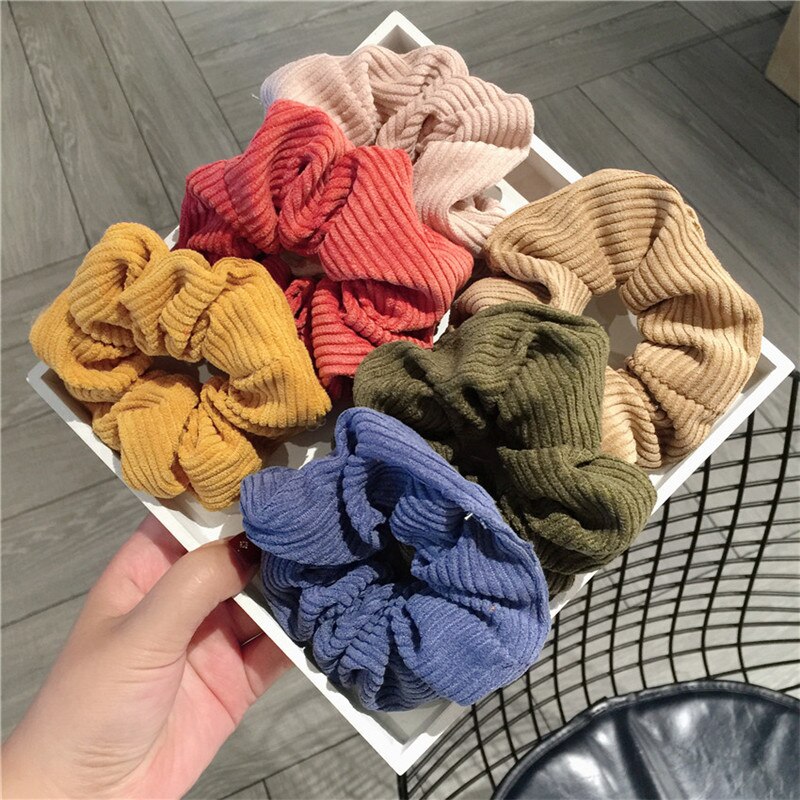 Vintage Style Big Corduroy Scrunchie Vintage Style Big Corduroy Scrunchie