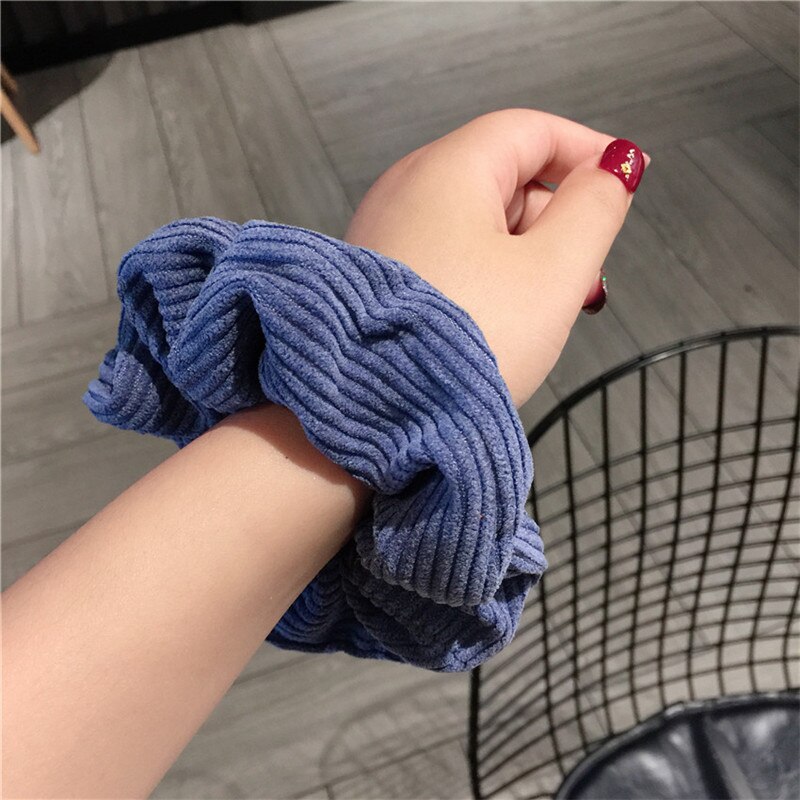 Vintage Style Big Corduroy Scrunchie Vintage Style Big Corduroy Scrunchie