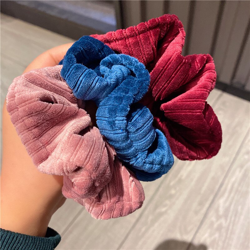 Vintage Style Big Corduroy Scrunchie Vintage Style Big Corduroy Scrunchie