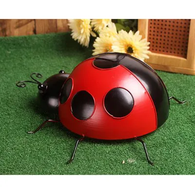 Wall Hanging Metal Ladybugs (3pcs)