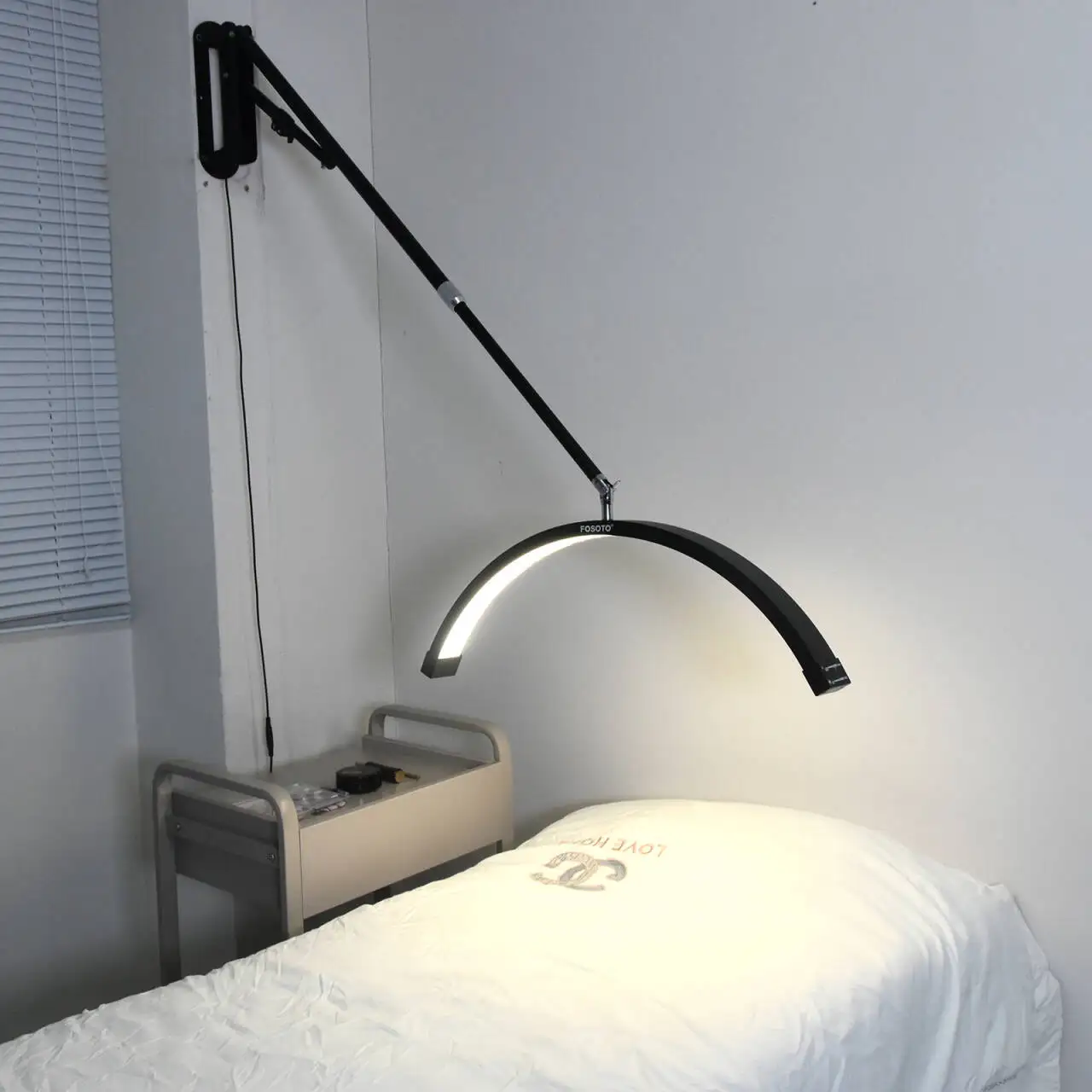 Wall Mounted Half Moon Lamp Photographic Fill Light LED Ceiling Light for Barbershop Eyelashes Nail Tattoo Beauty Salon
