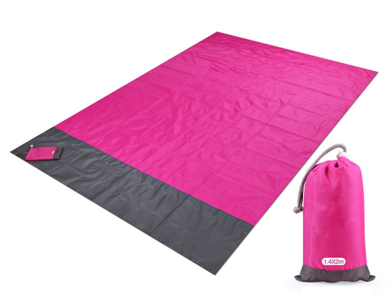 Waterproof and Sandless Beach Mat Waterproof and Sandless Beach Mat
