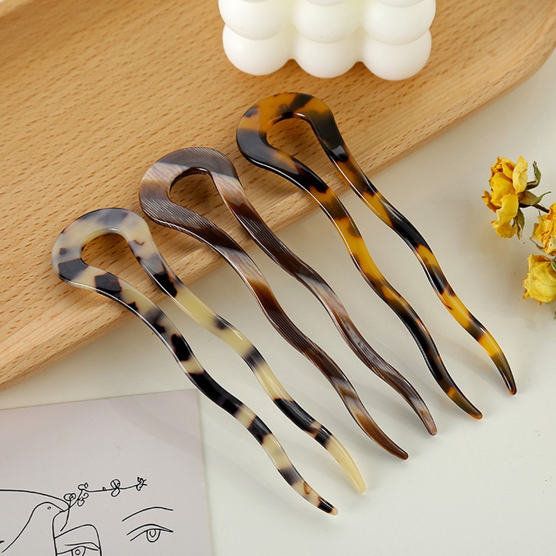 Wavy French Twist Hair Clip Wavy French Twist Hair Clip