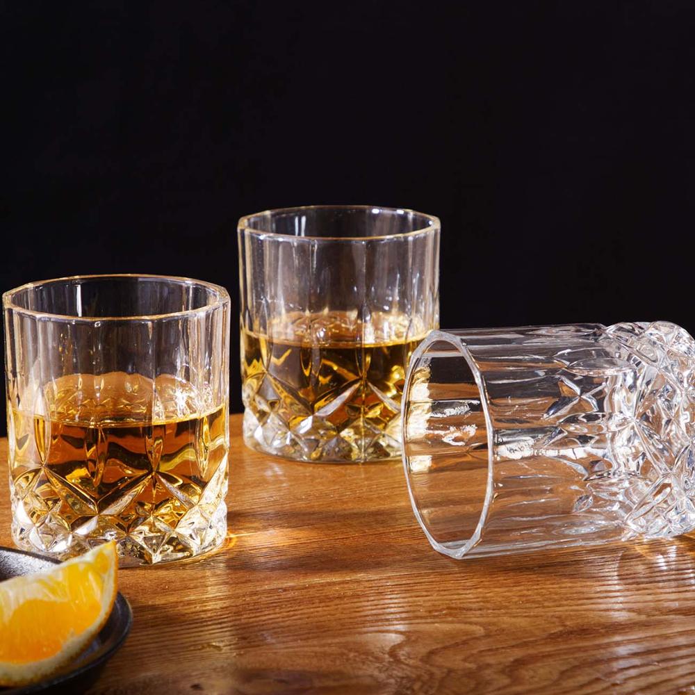 Whiskey Container and Glasses 5-Piece Set Whiskey Container and Glasses 5-Piece Set