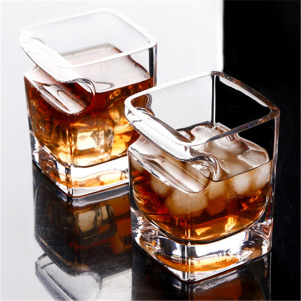 Whiskey Glass With Cigar Holder Whiskey Glass With Cigar Holder