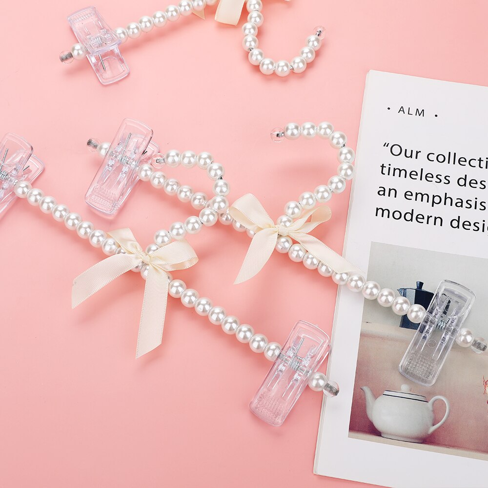 White Faux Pearl Hangers (10pcs) White Faux Pearl Hangers (10pcs)