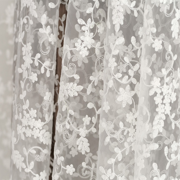 White Lace Embroidered Tablecloth White Lace Embroidered Tablecloth