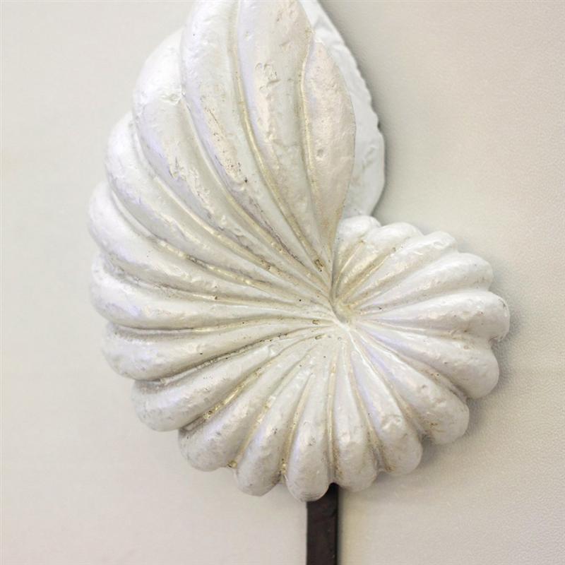 White Resin Sea Shell Hooks (3pc) White Resin Sea Shell Hooks (3pc)