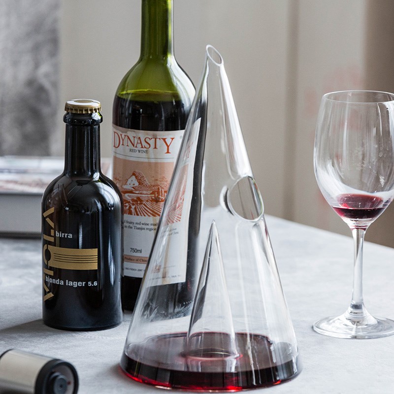 Wine Decanter Elegant Glass Pourer Wine Decanter Elegant Glass Pourer